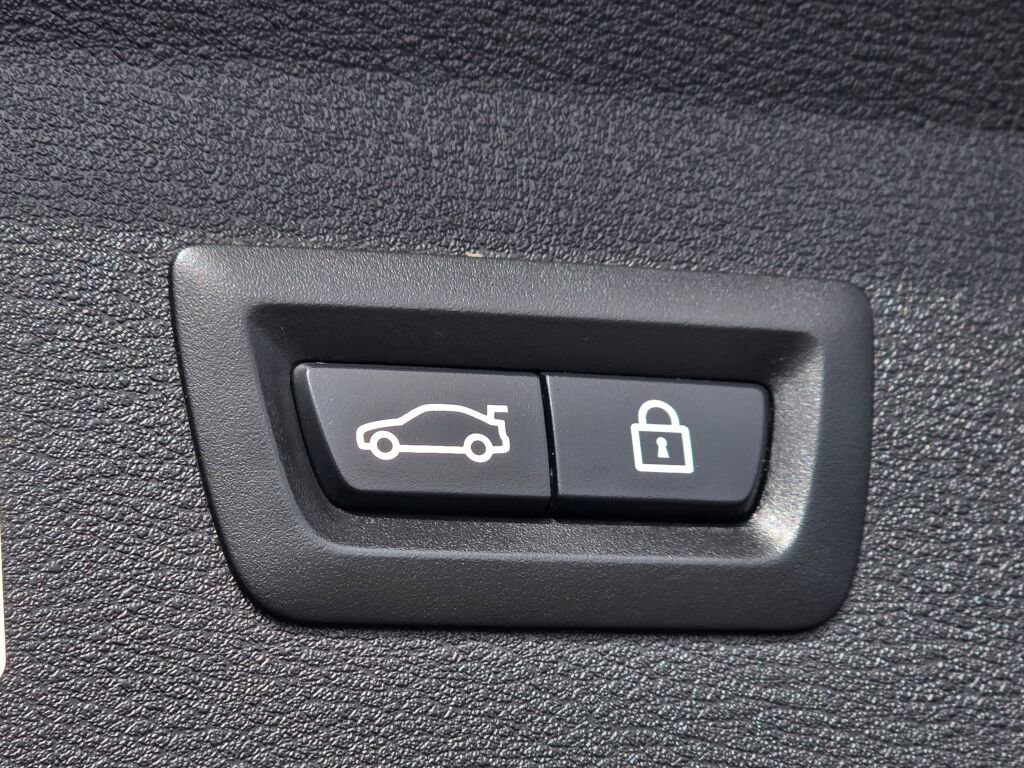 Used 2016 BMW X1 xDrive28i w/ Premium Package image 19