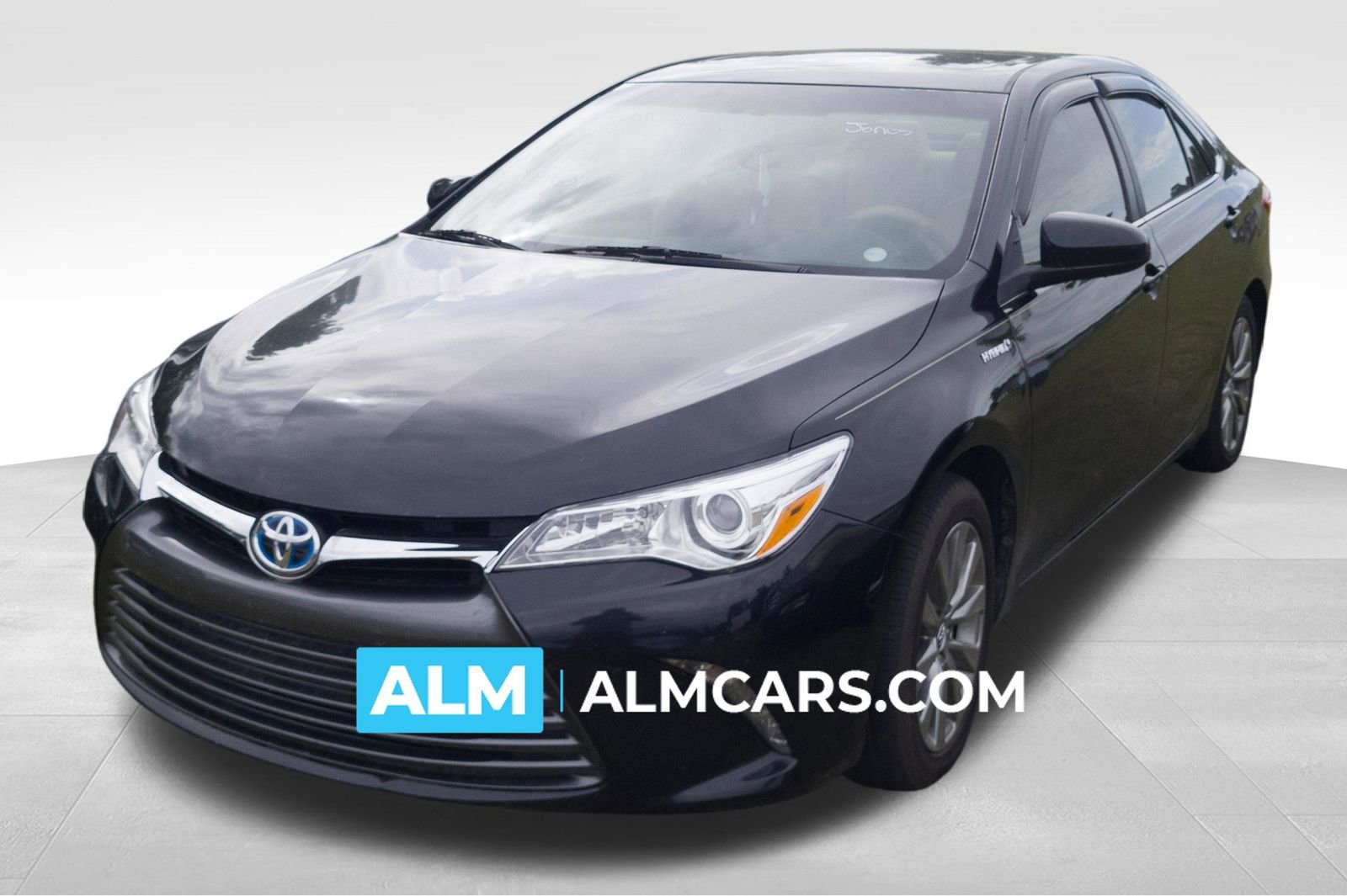 Used 2017 Toyota Camry XLE w/ Moonroof Package FWD image 1