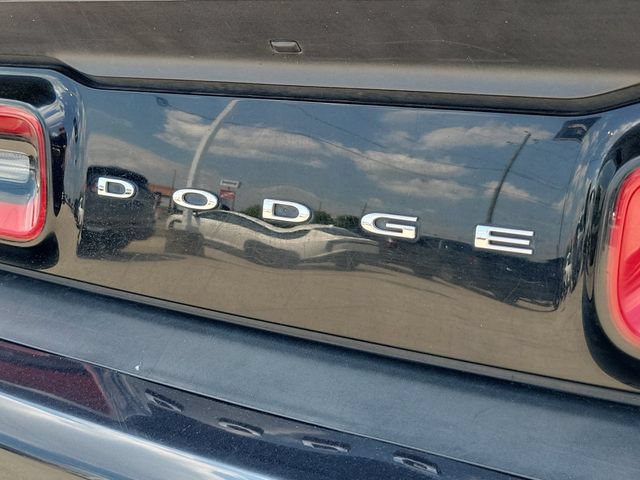 Used 2019 Dodge Challenger SXT RWD image 9