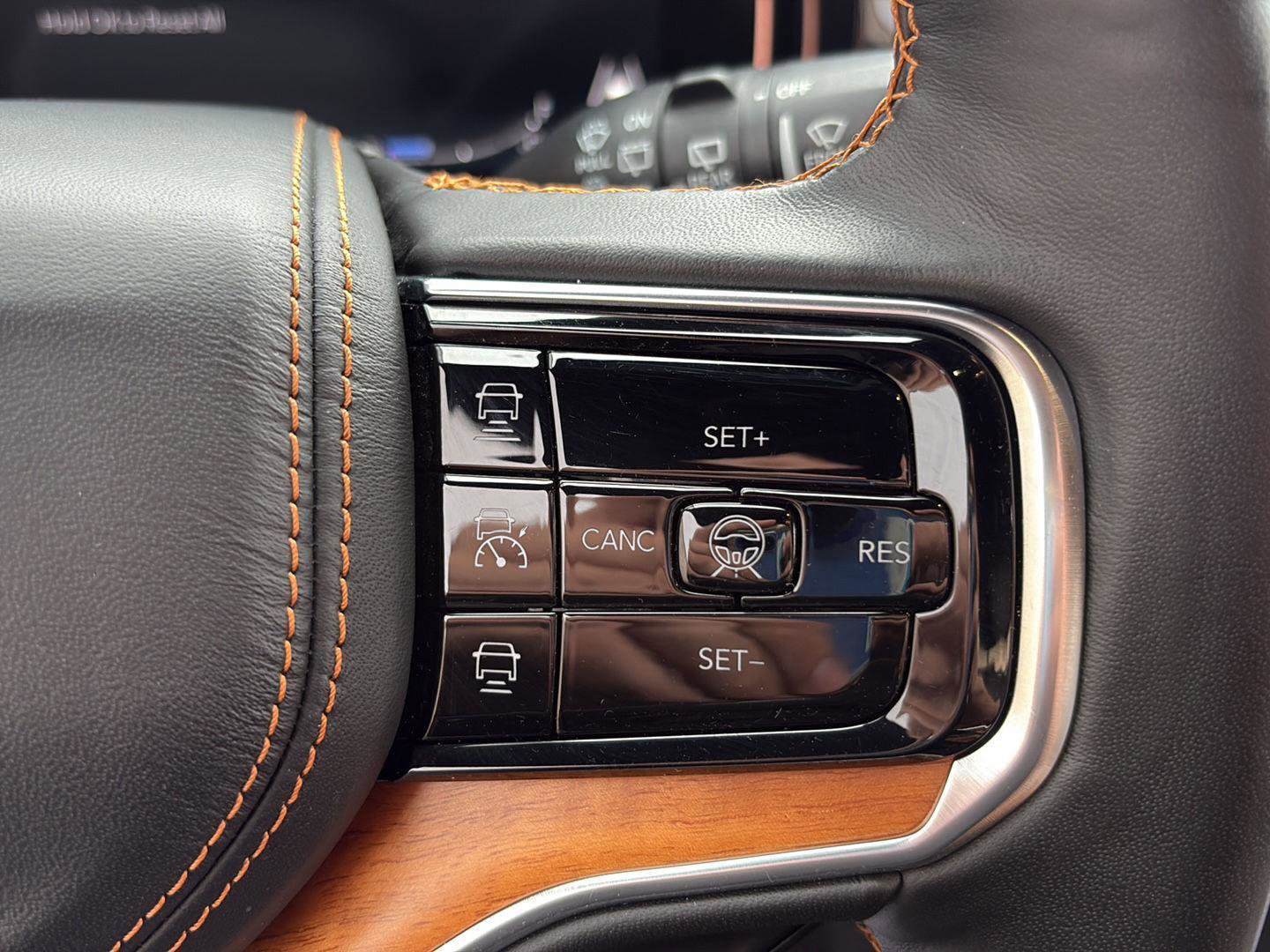 Used 2022 Jeep Grand Wagoneer Series III w/ Rear Seat Video Group 1 AWD/4WD image 10