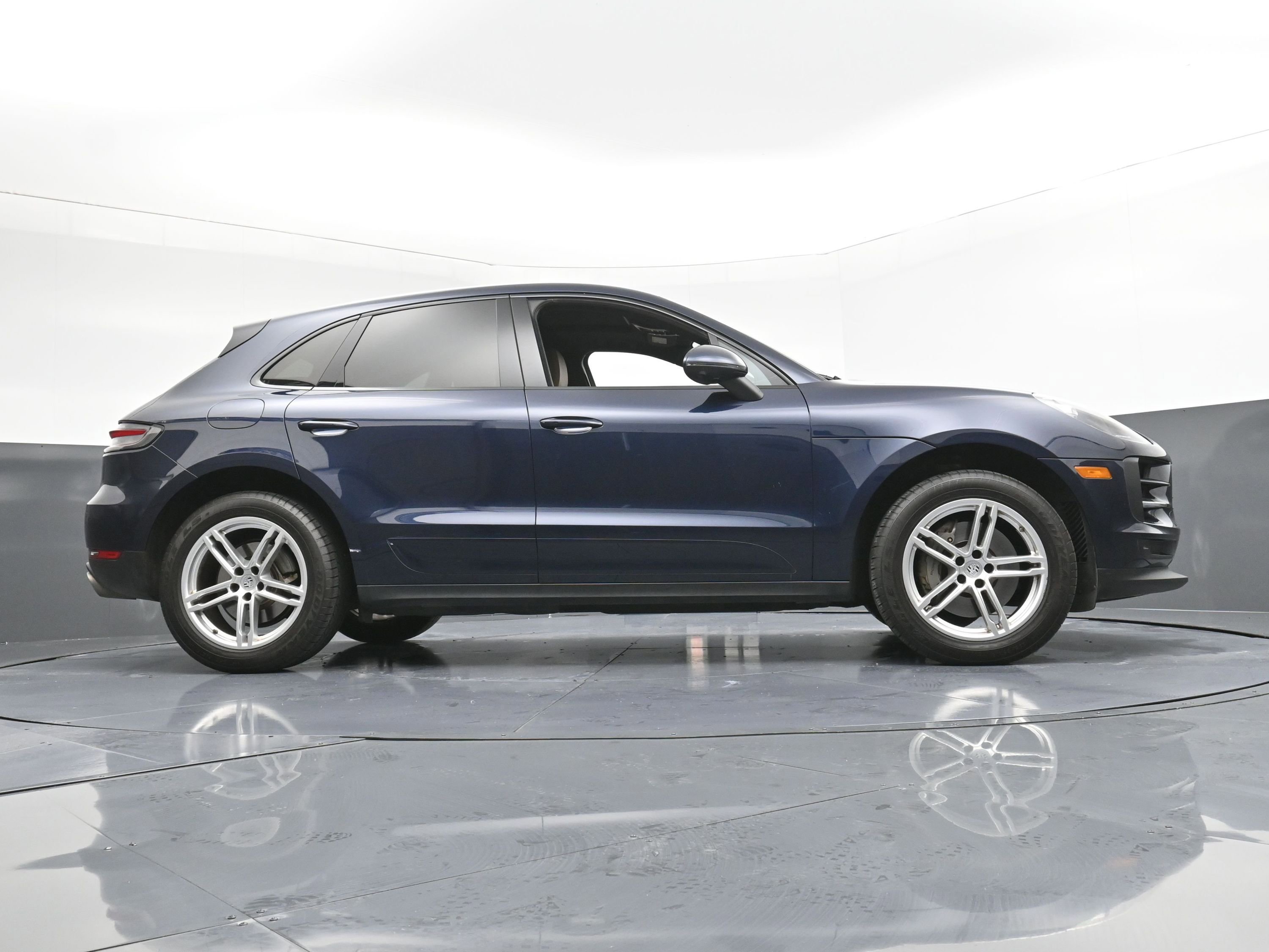 Used 2021 Porsche Macan S image 30