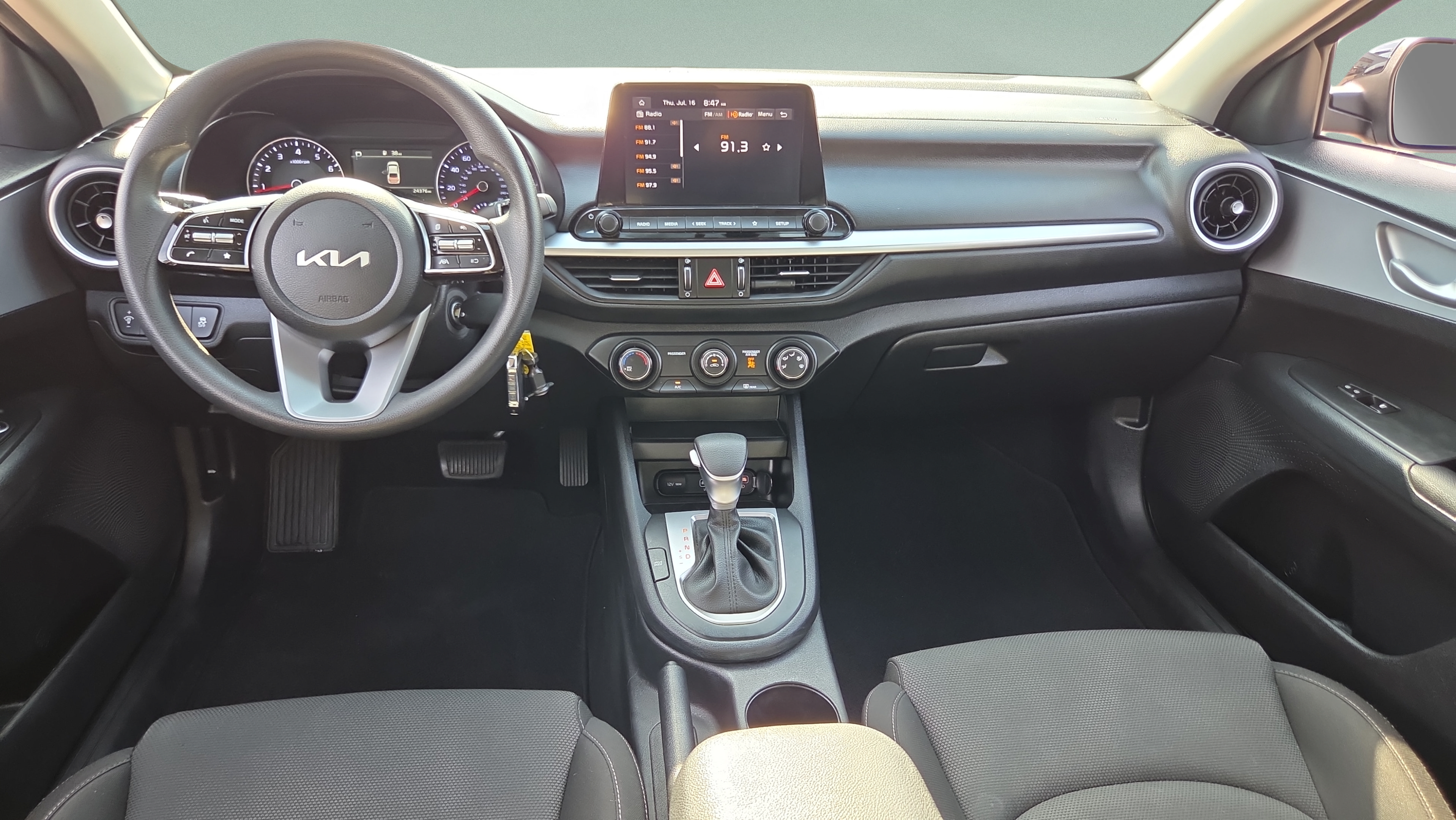 Used 2024 Kia Forte LXS w/ LXS Technology Package FWD image 12