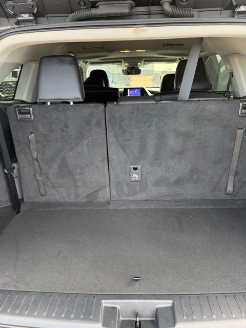 Used 2023 Toyota Highlander XLE image 11