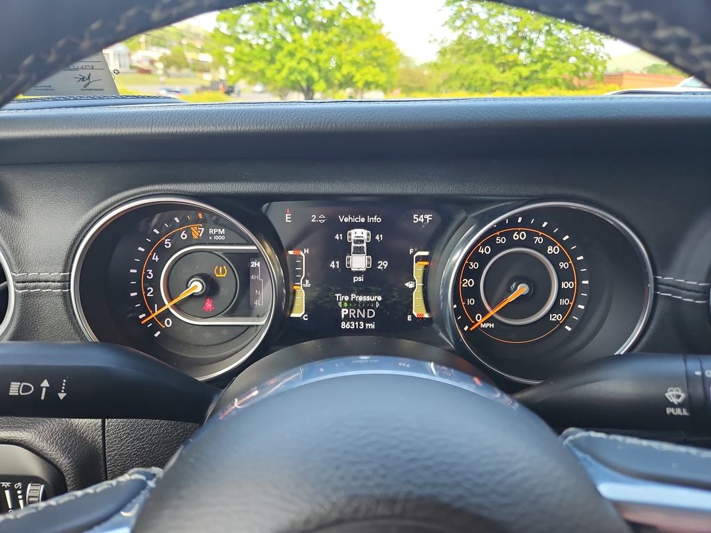Used 2020 Jeep Gladiator Overland AWD/4WD image 16