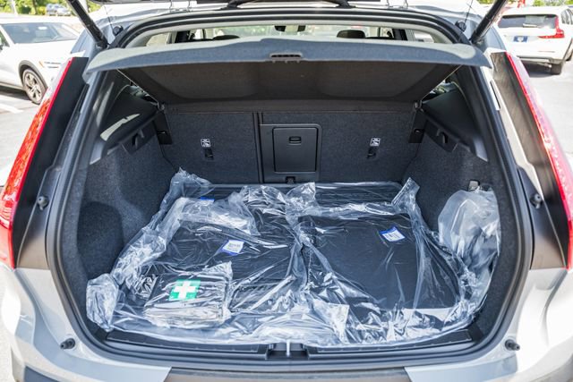 New 2026 Volvo XC40 B5 Plus w/ Protection Package Premier AWD/4WD image 10