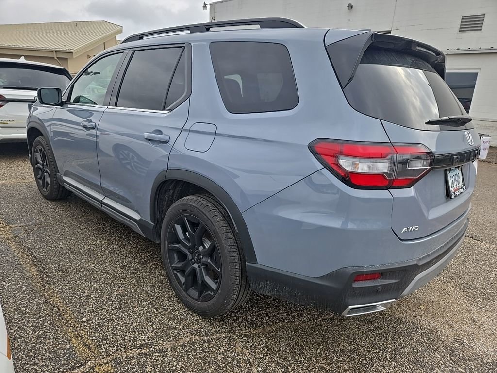 Used 2025 Honda Pilot Touring image 5
