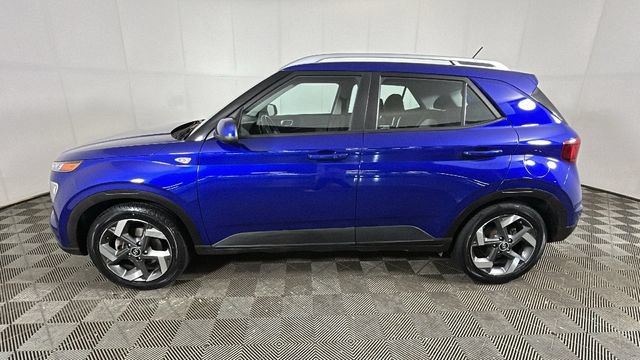 Certified 2023 Hyundai Venue SEL w/ Cargo Package FWD image 5