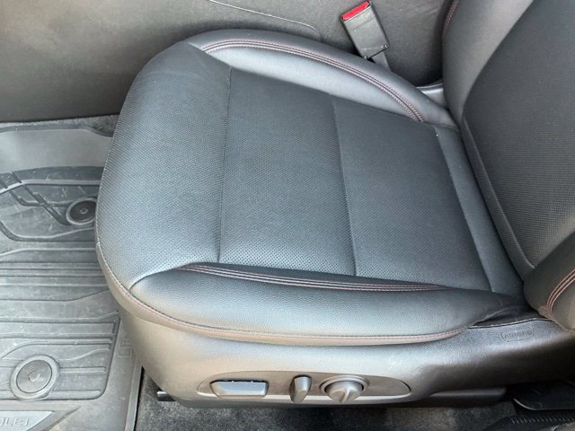 Used 2026 Chevrolet Trax RS FWD image 19