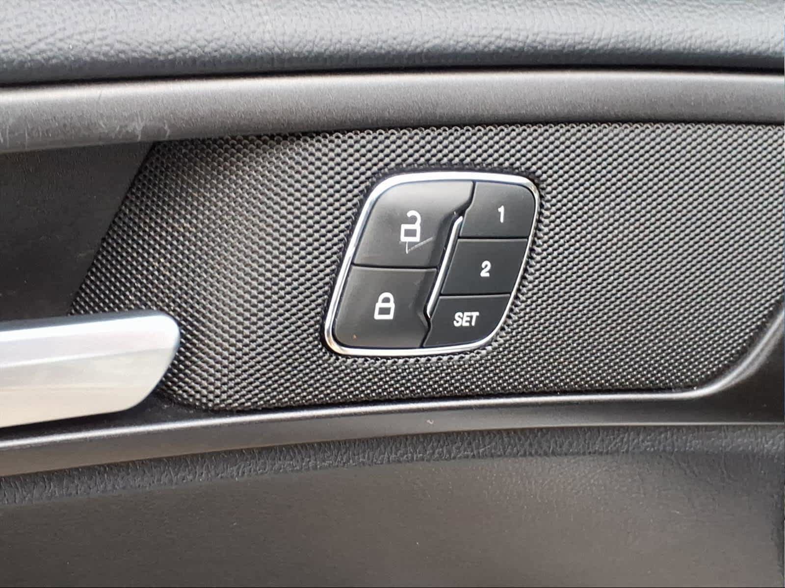 Used 2019 Ford Fusion Titanium FWD image 11