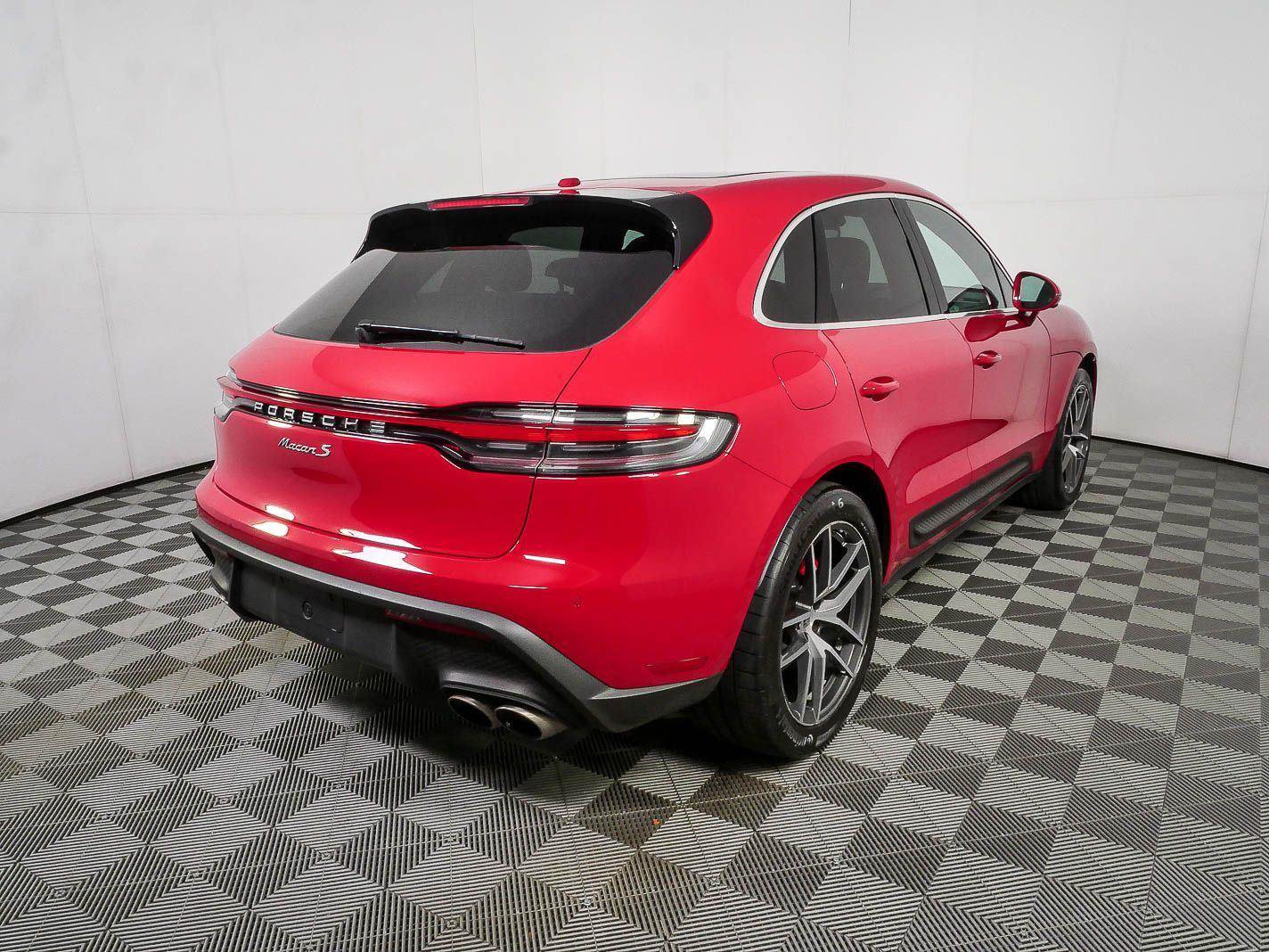 Used 2022 Porsche Macan S AWD/4WD image 27