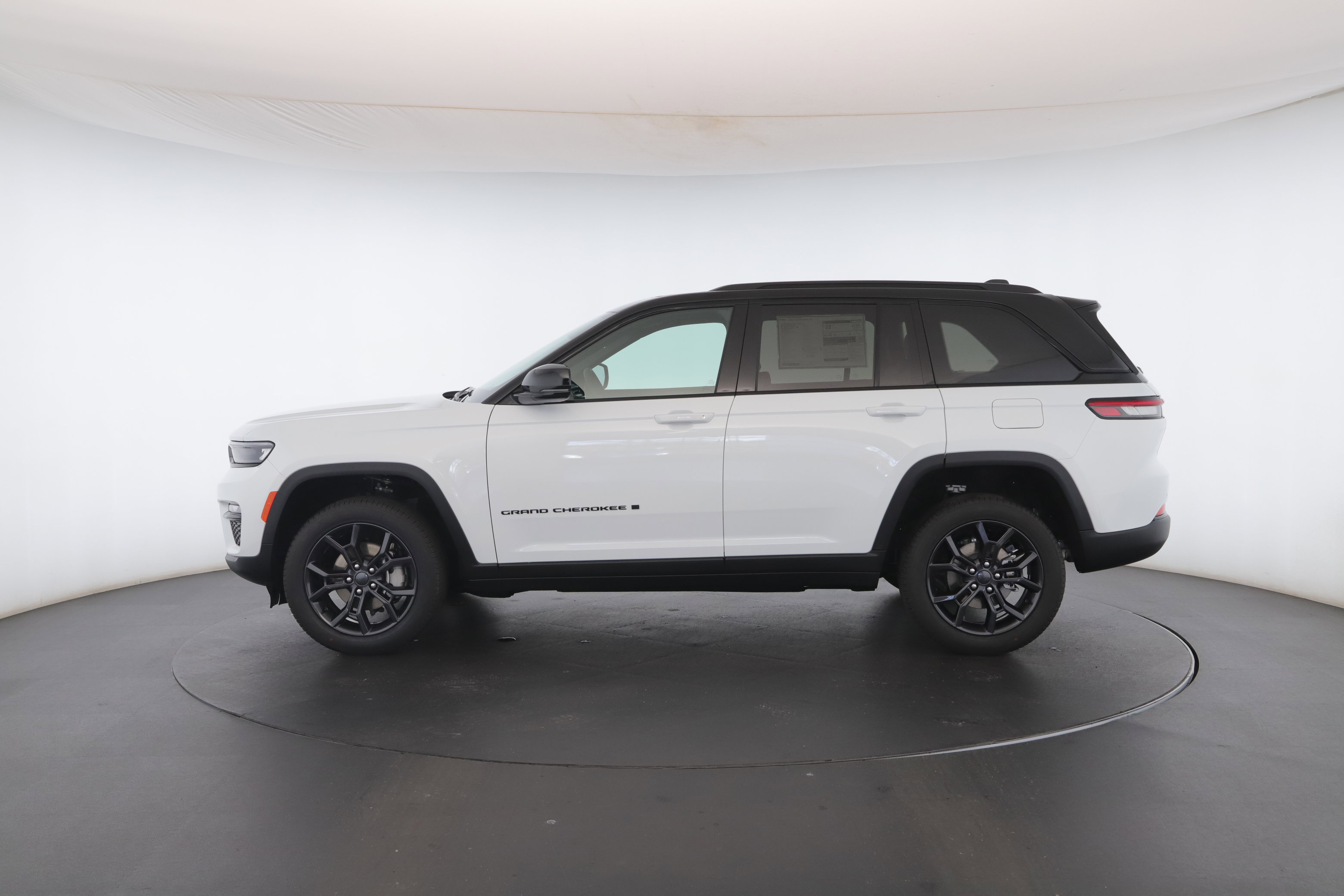 New 2025 Jeep Grand Cherokee Limited image 19