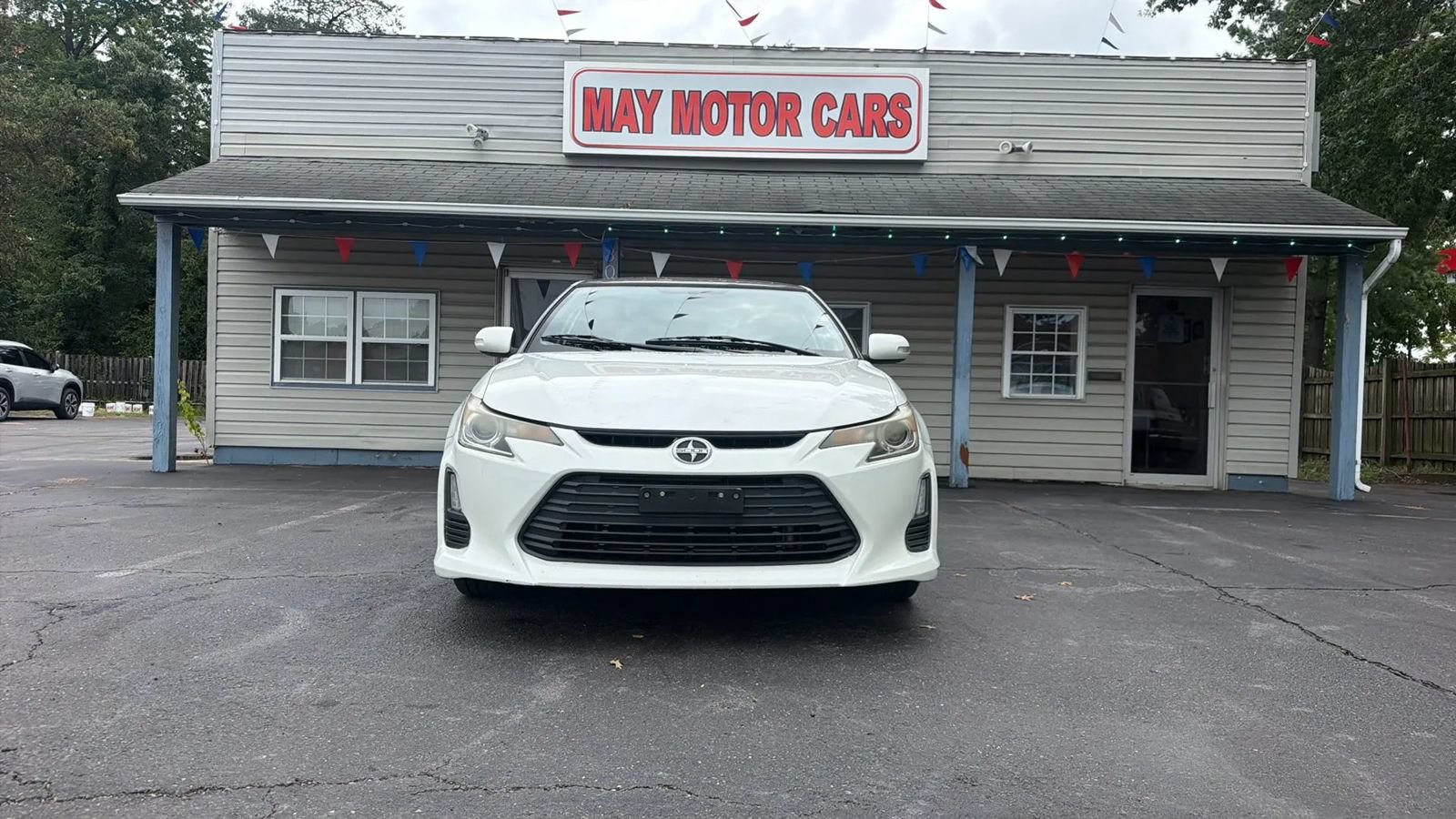 Used 2015 Scion tC FWD image 2