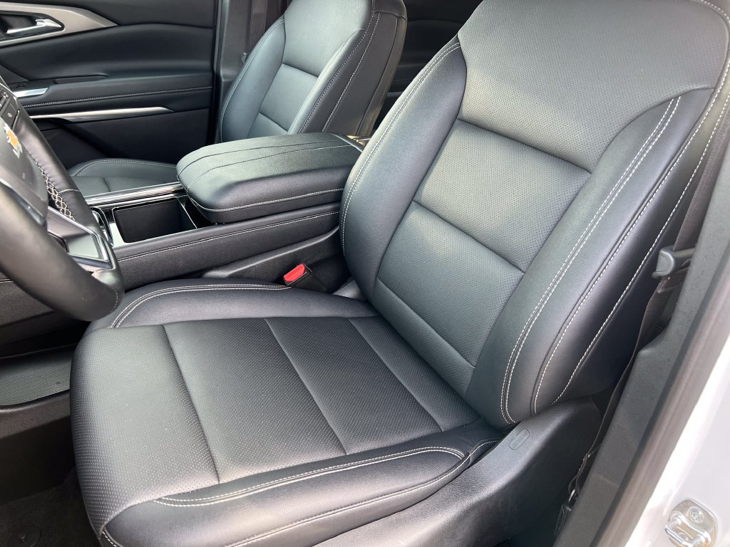 Used 2026 Chevrolet Traverse LT AWD/4WD image 11