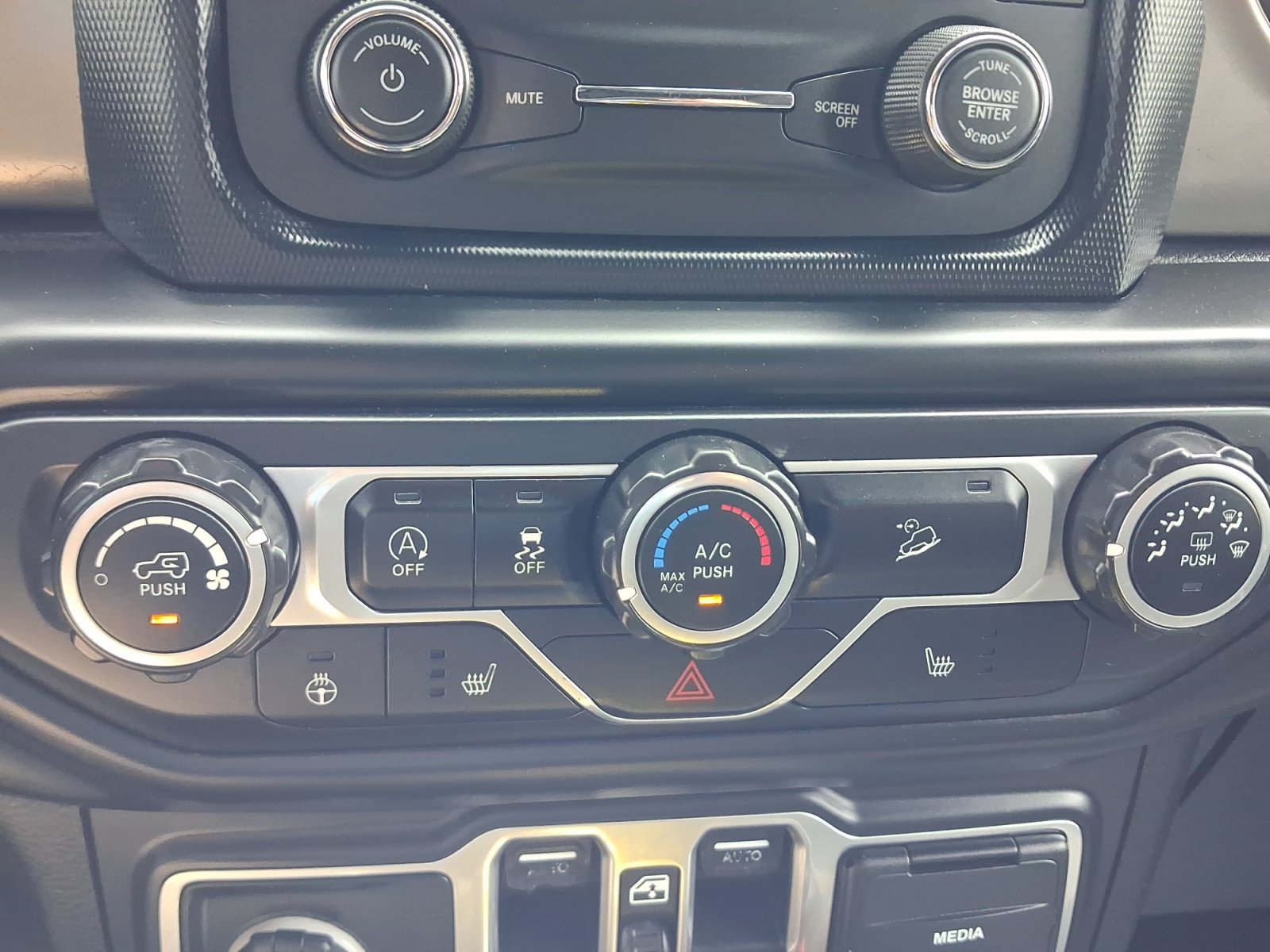 Used 2018 Jeep Wrangler Unlimited Sport S AWD/4WD image 17