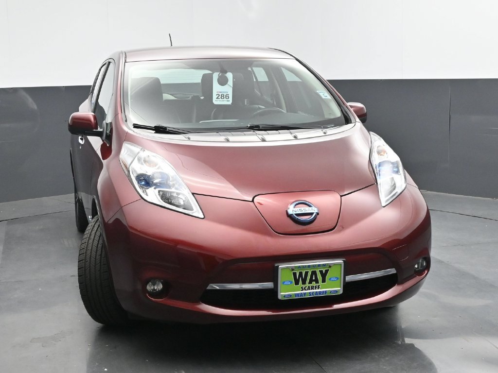 Used 2016 Nissan Leaf SL w/ Premium Package FWD image 32