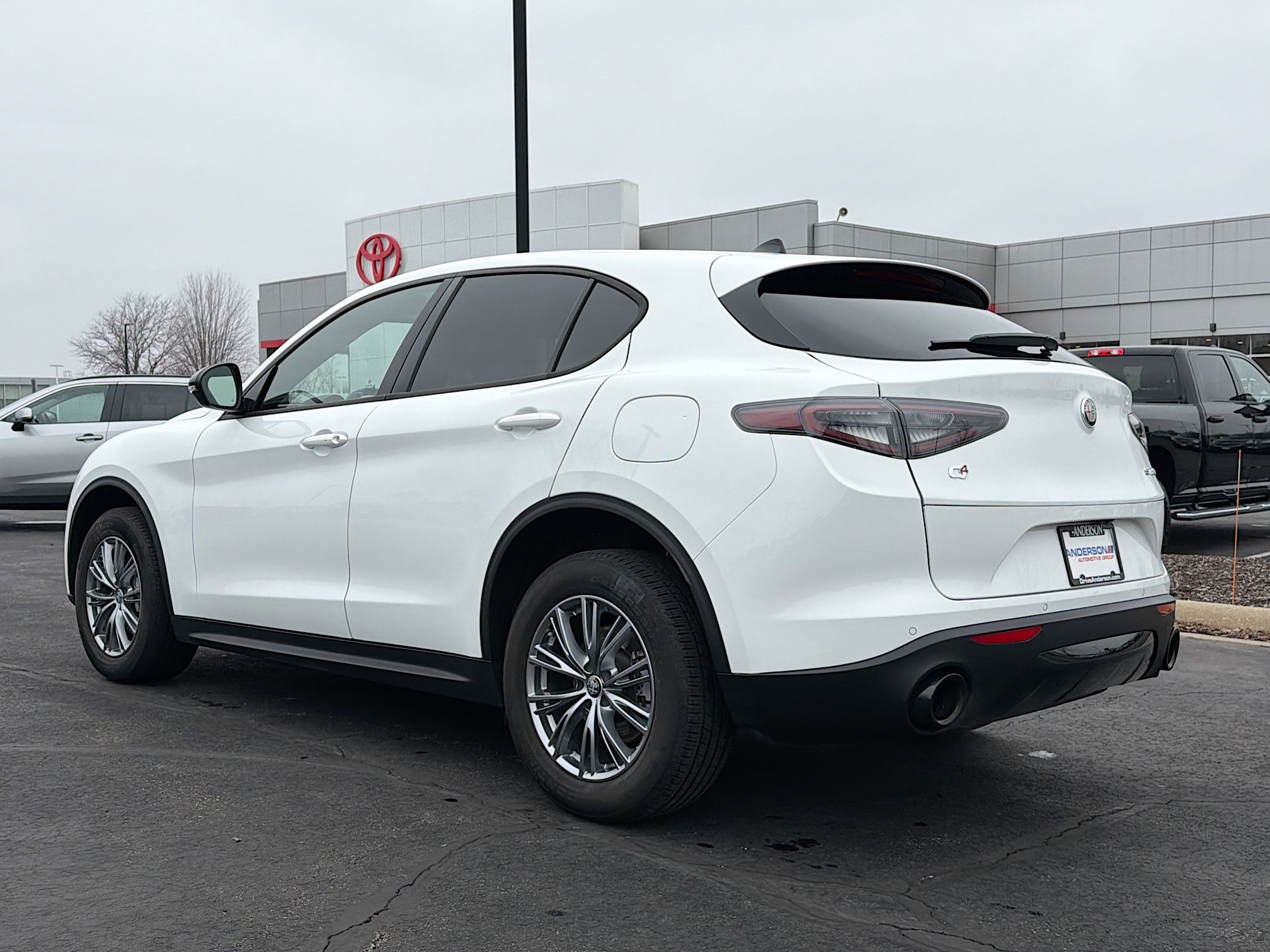 Used 2024 Alfa Romeo Stelvio Sprint image 13