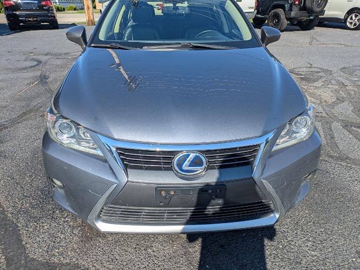 Used 2015 Lexus CT 200h w/ Seat Comfort Package FWD image 8