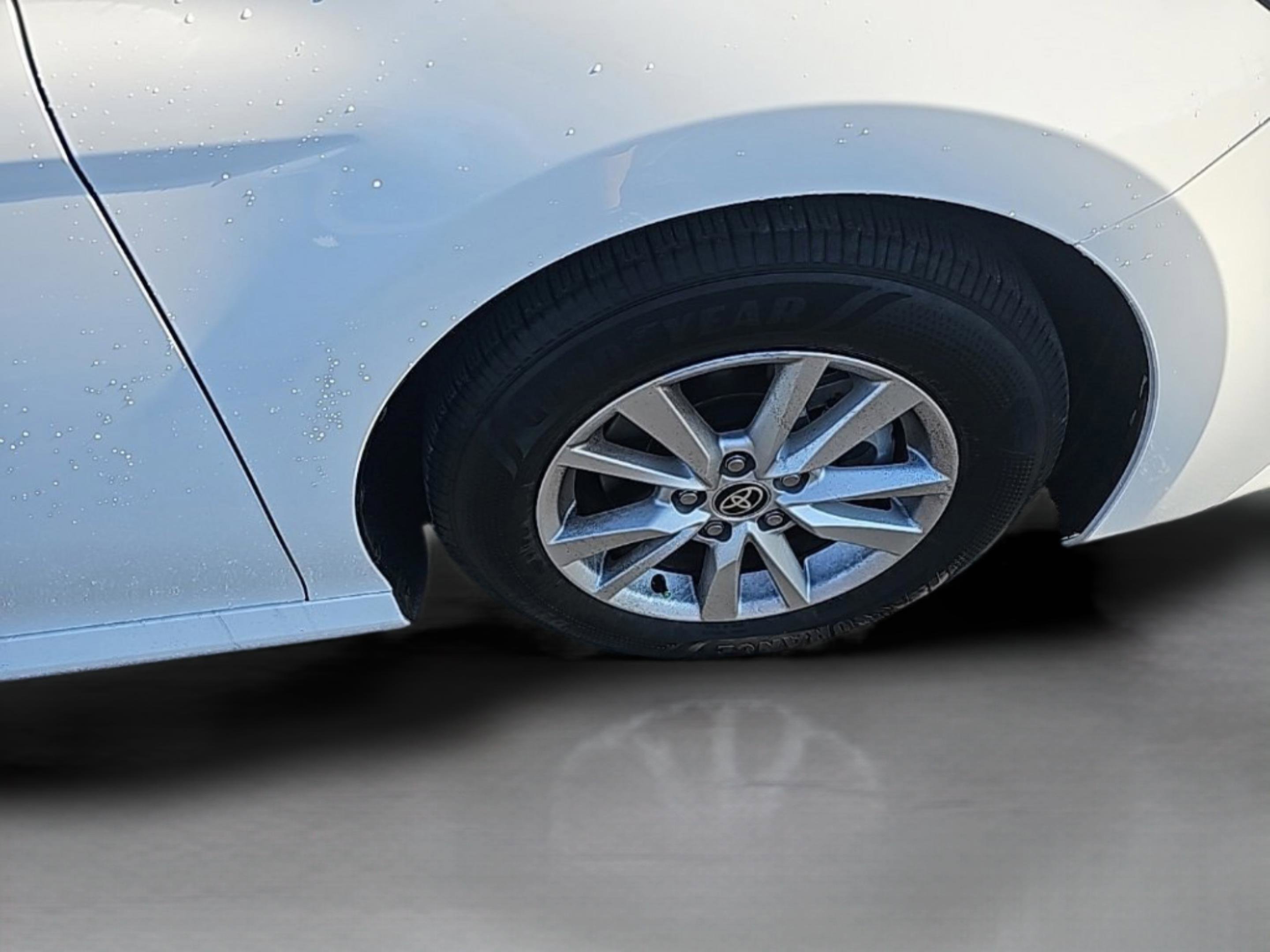 Used 2025 Toyota Camry LE image 32