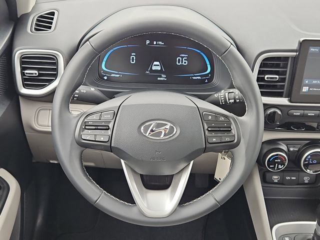 Used 2023 Hyundai Venue SEL image 4