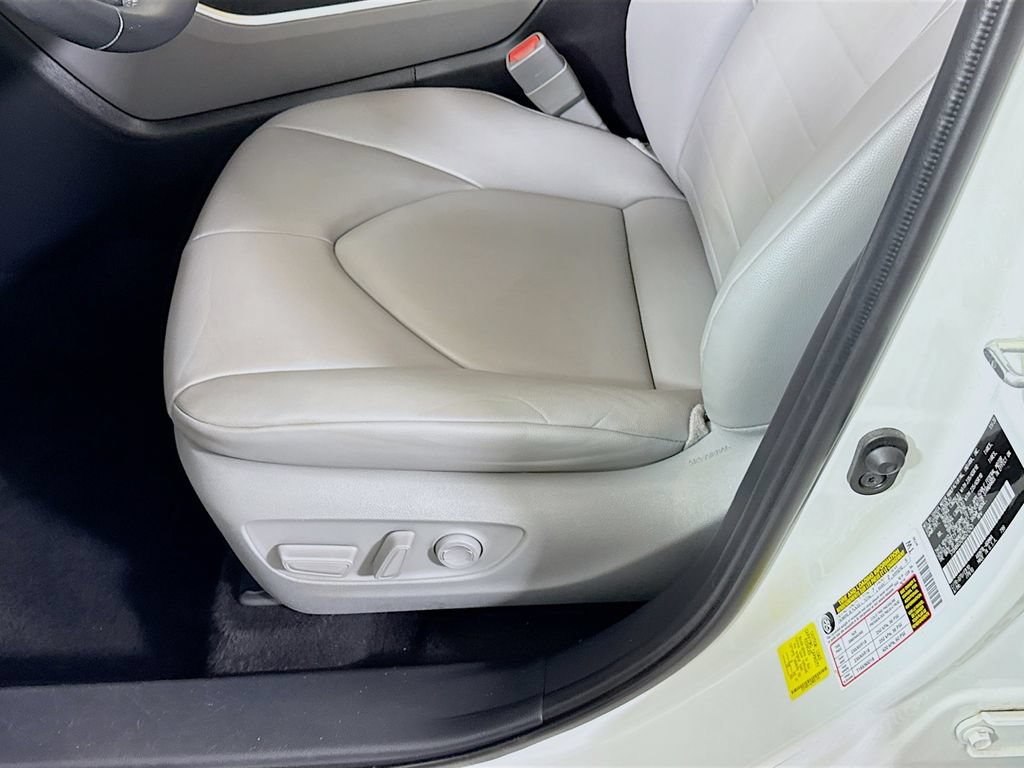 Certified 2021 Toyota Highlander XLE AWD/4WD image 25