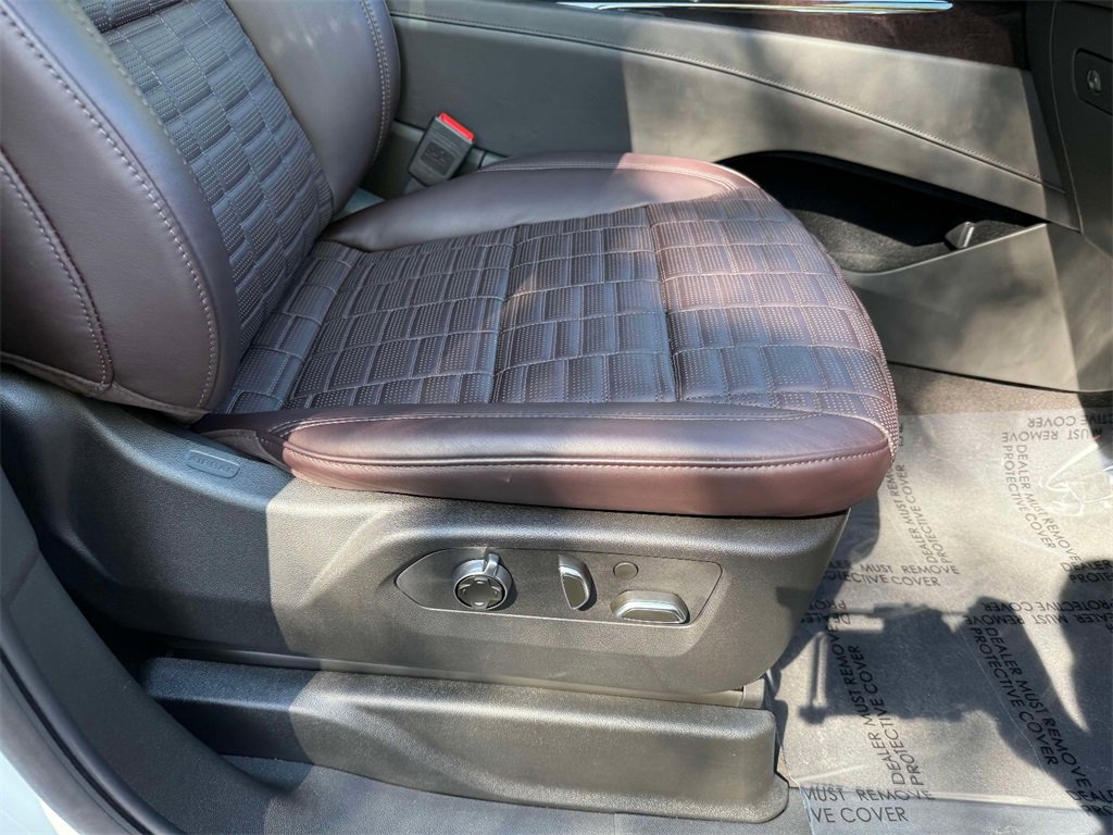 Certified 2024 Cadillac Escalade ESV Sport Platinum w/ LPO, ONYX Package image 15