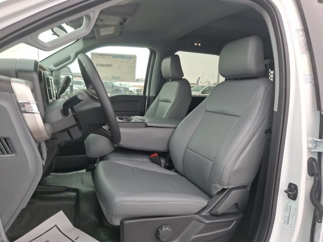 Used 2024 Ford F550 2WD Crew Cab Super Duty image 7