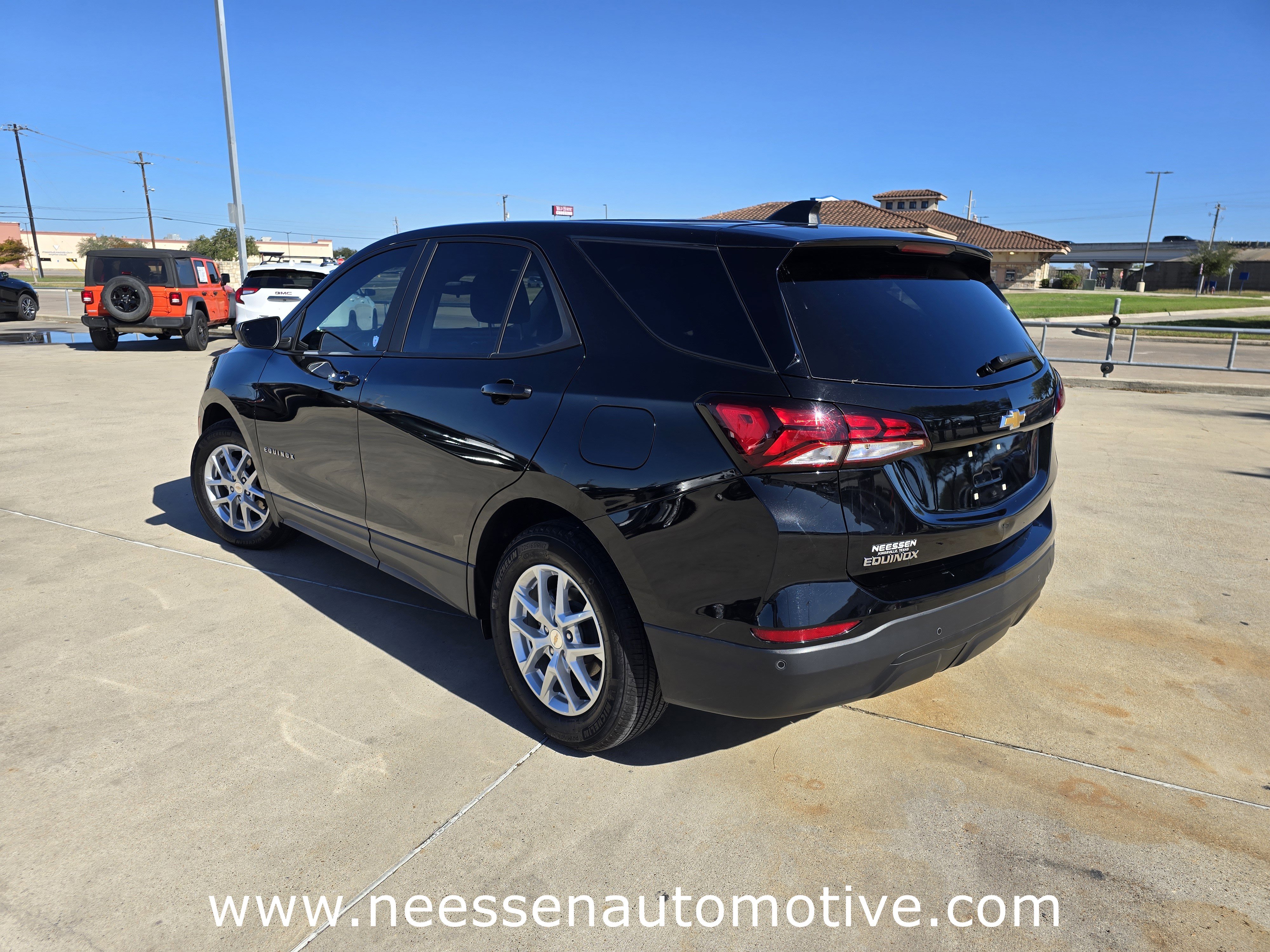 Used 2024 Chevrolet Equinox LS w/ LS Convenience Package image 5