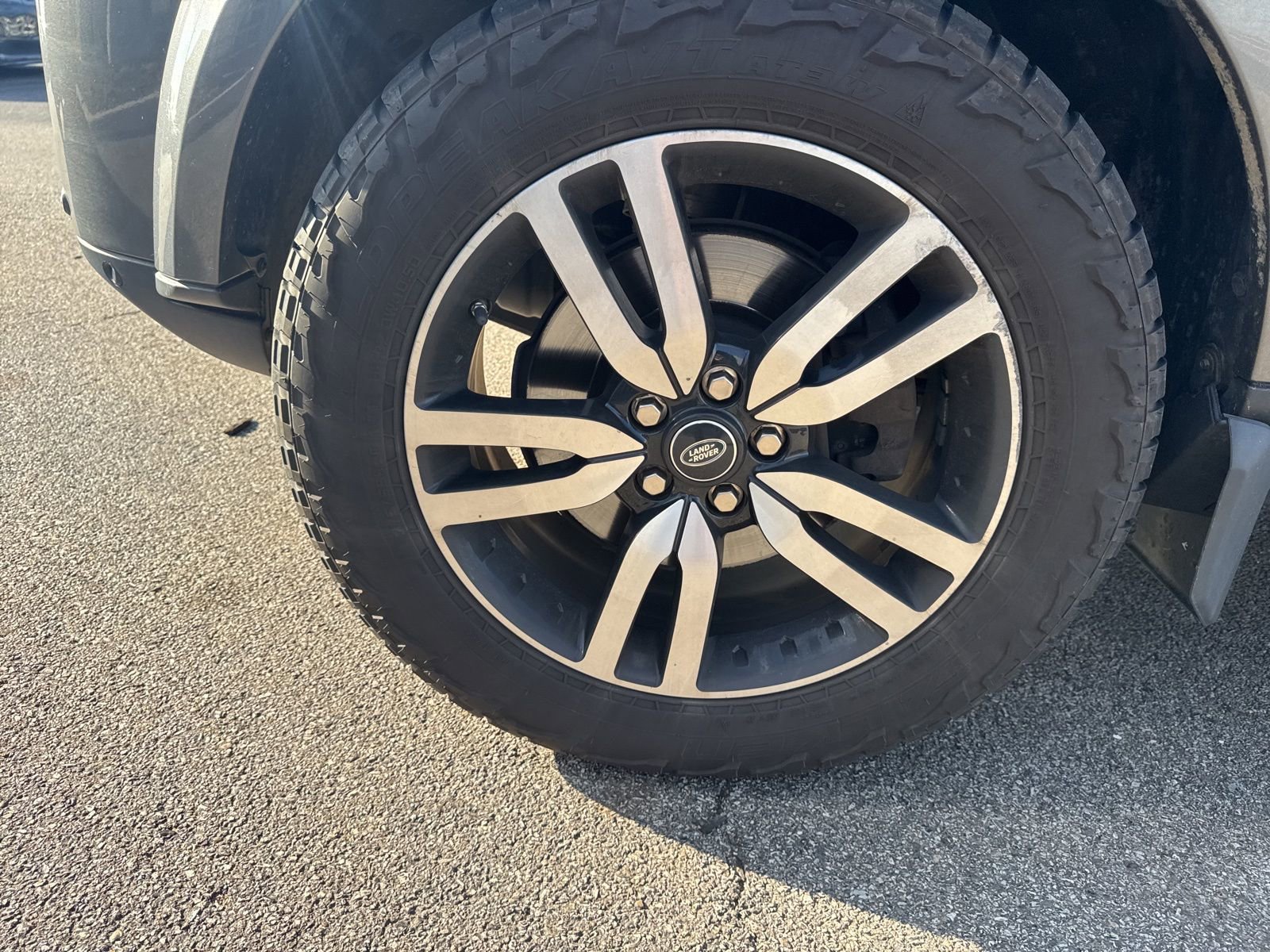 Used 2015 Land Rover LR4 HSE LUX image 12