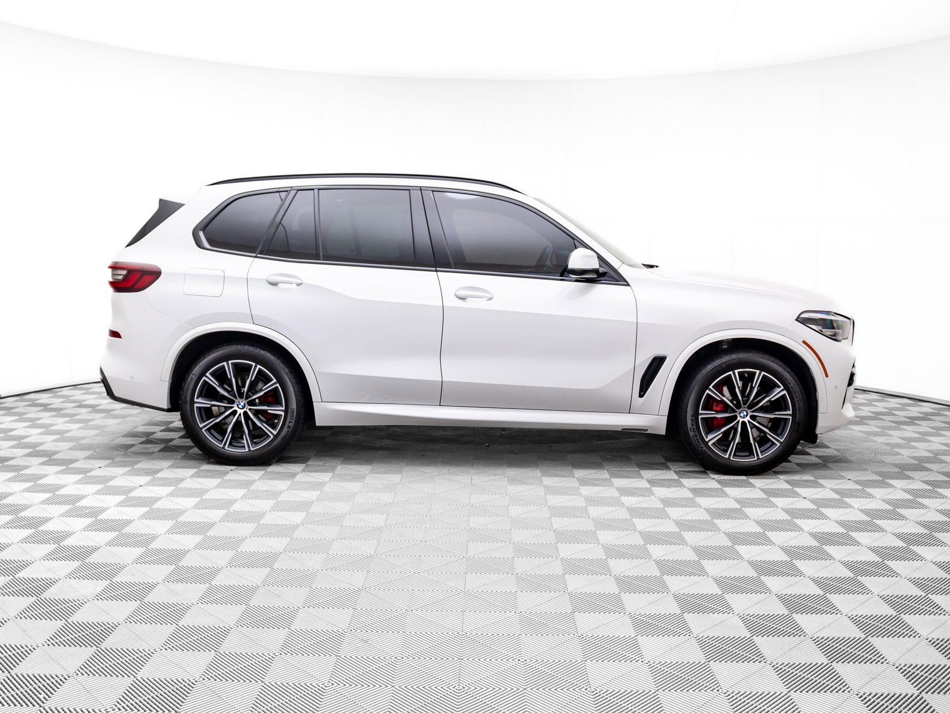 Certified 2023 BMW X5 xDrive40i w/ M Sport Package image 6