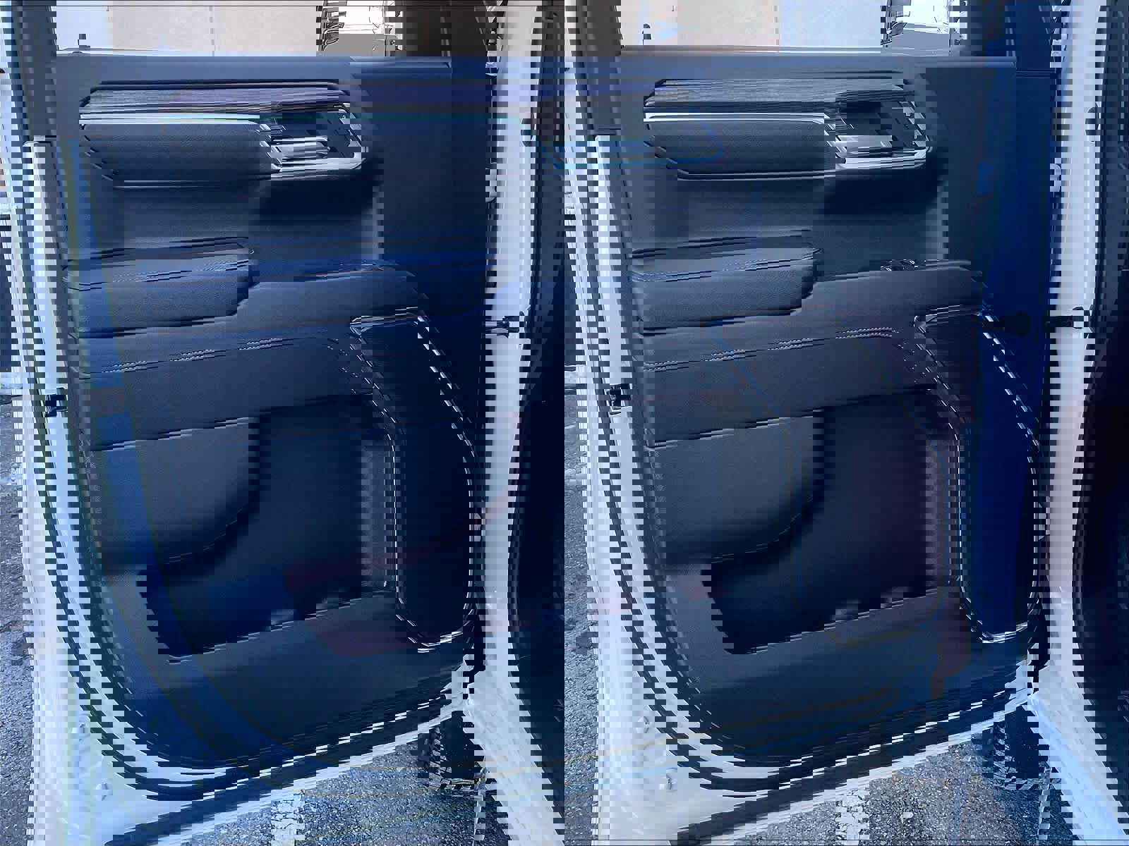 Used 2023 Chevrolet Silverado 1500 RST w/ Z71 Off-Road Package image 9