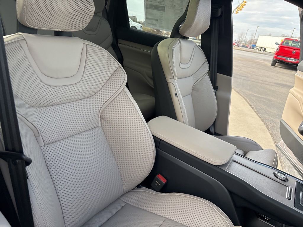 New 2026 Volvo EX90 Ultra AWD/4WD image 38
