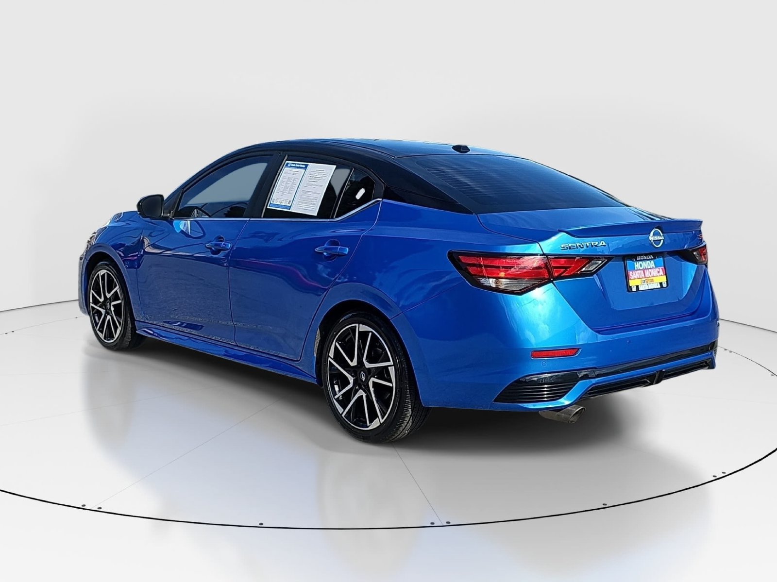 Used 2025 Nissan Sentra SR w/ SR Premium Package FWD image 7