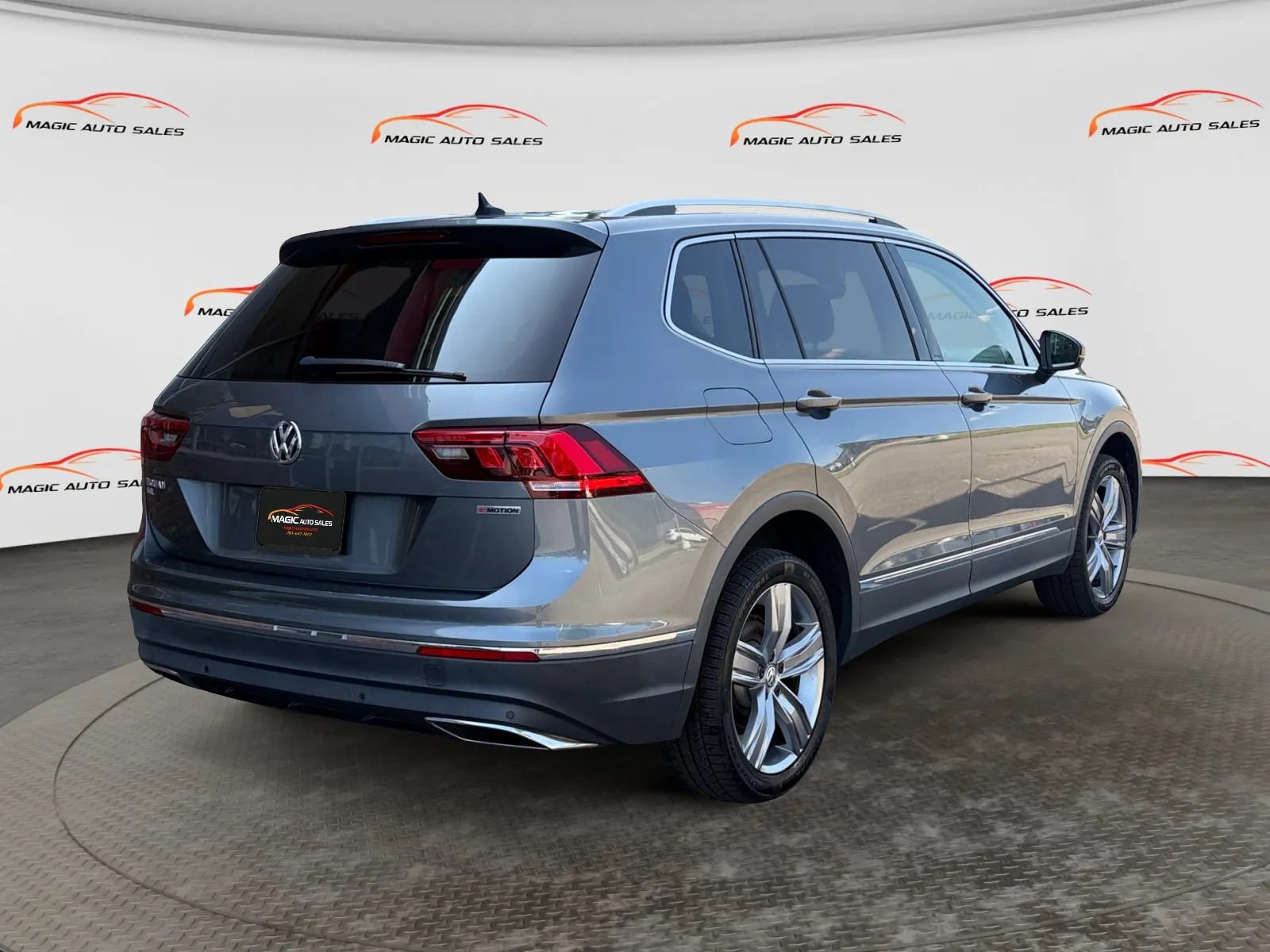 Used 2021 Volkswagen Tiguan SEL AWD/4WD image 10
