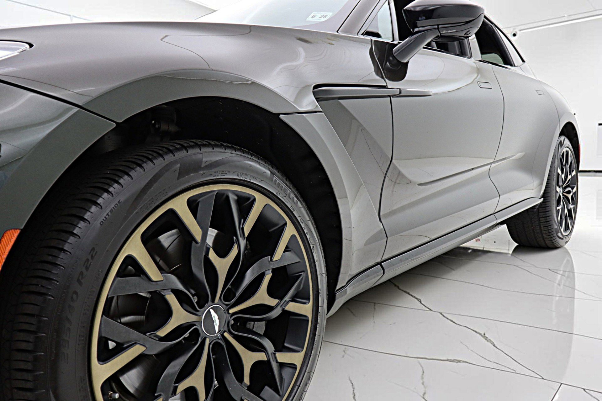Used 2021 Aston Martin DBX AWD/4WD image 24