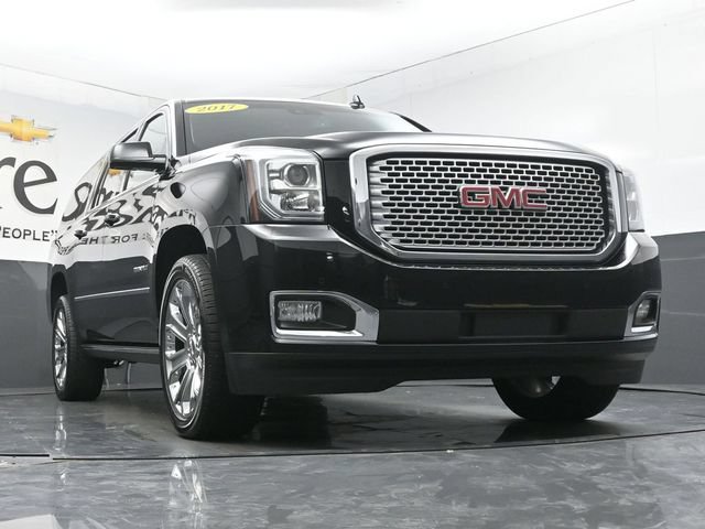 Used 2017 GMC Yukon XL Denali w/ Open Road Package AWD/4WD image 3