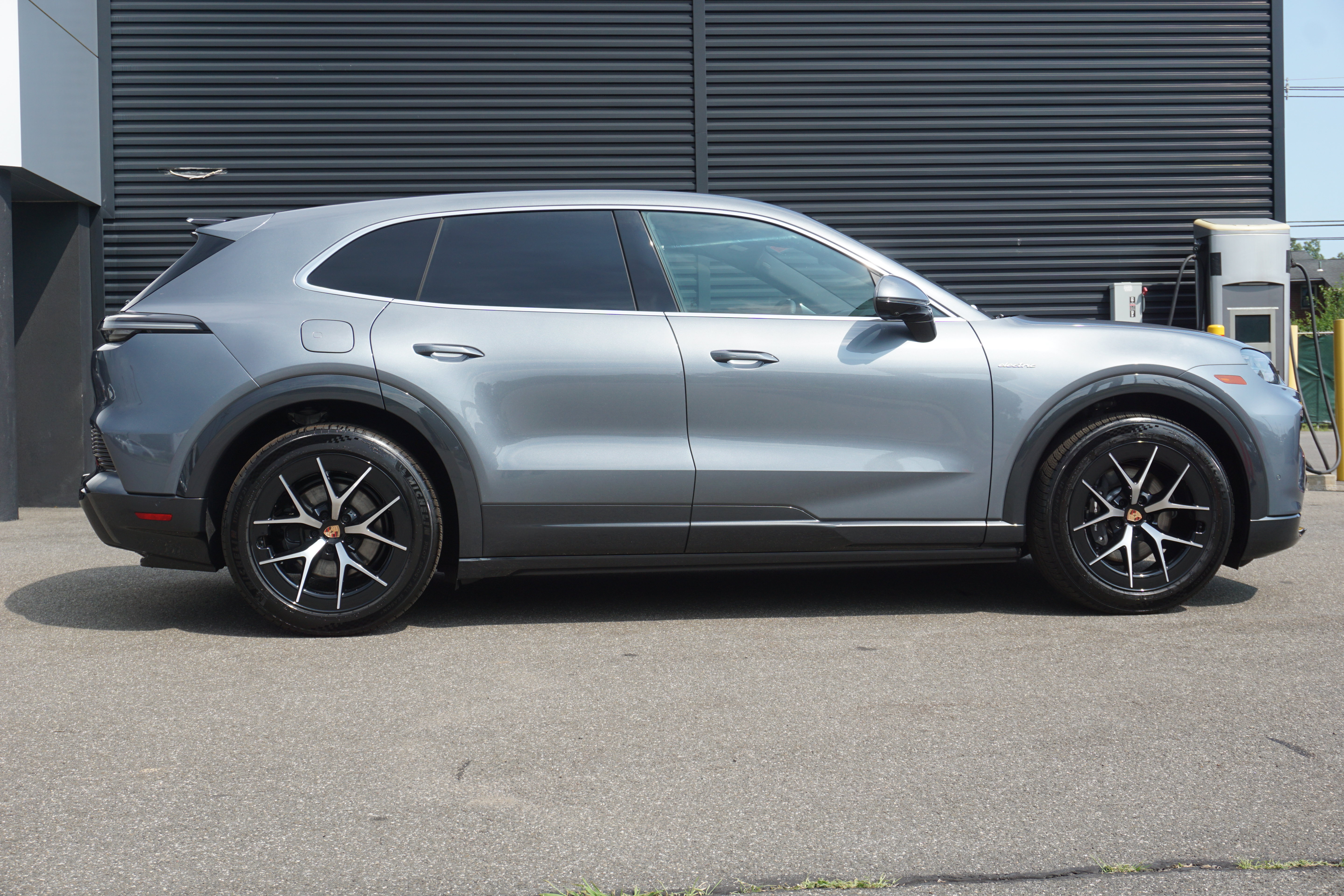 New 2026 Porsche Cayenne Electric AWD/4WD image 9