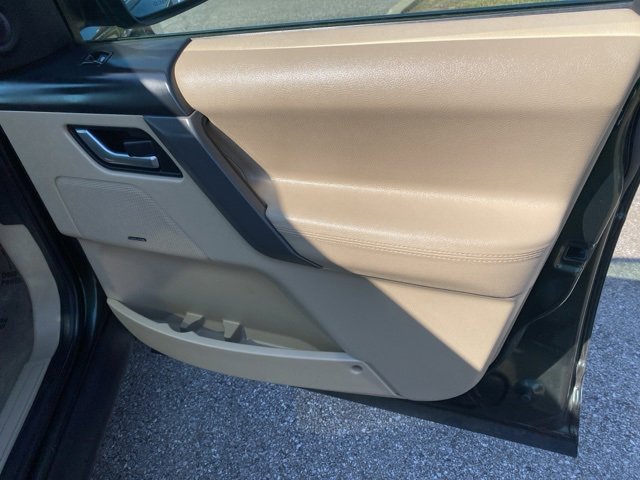 Used 2009 Land Rover LR2 HSE image 29