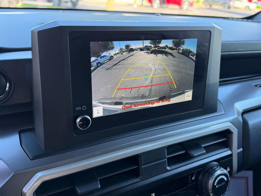 Certified 2024 Toyota Tacoma SR5 AWD/4WD image 15