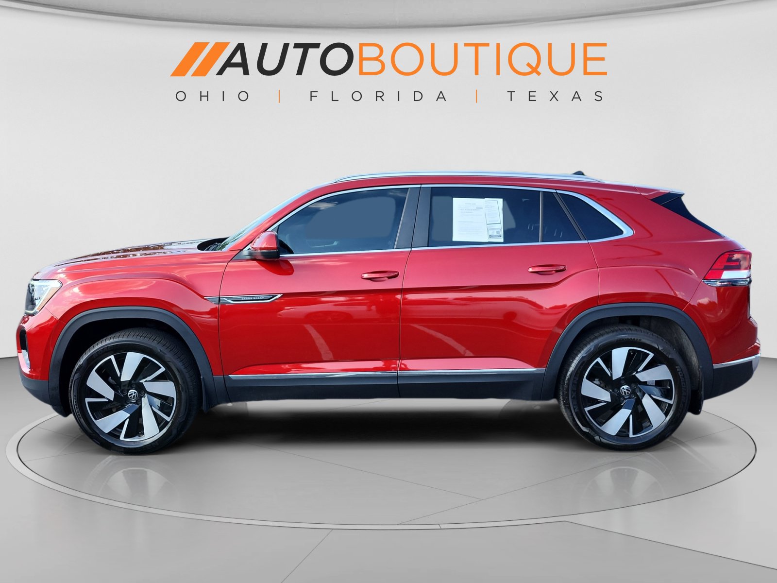 Used 2024 Volkswagen Atlas Cross Sport SEL AWD/4WD image 2