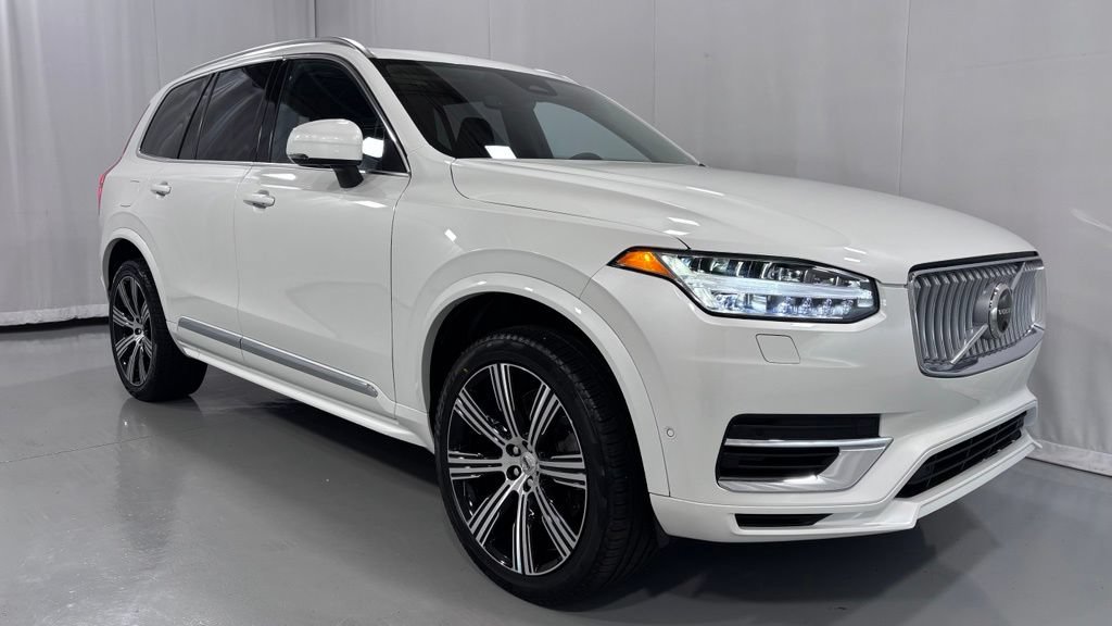 Certified 2025 Volvo XC90 T8 Plus w/ Protection Package Premier AWD/4WD image 4