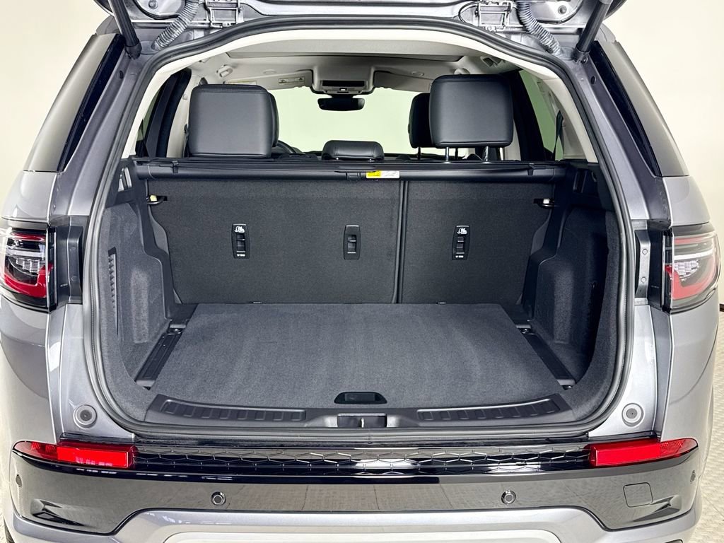 Used 2025 Land Rover Discovery Sport S image 23