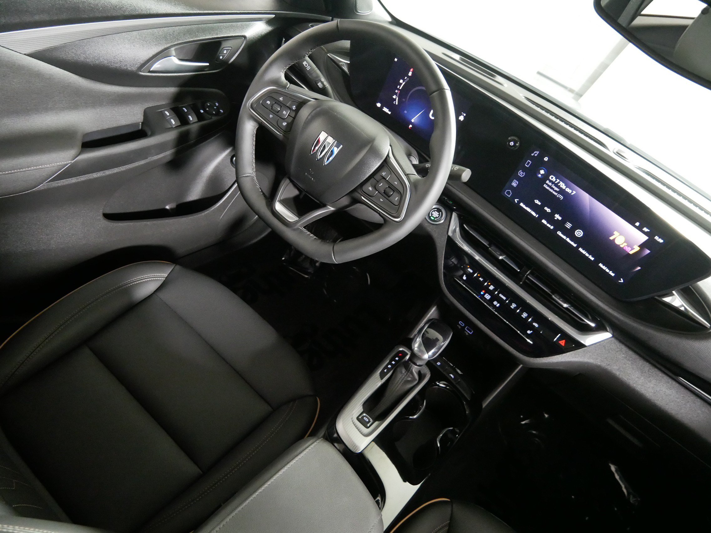 Used 2026 Buick Envista Avenir FWD image 9