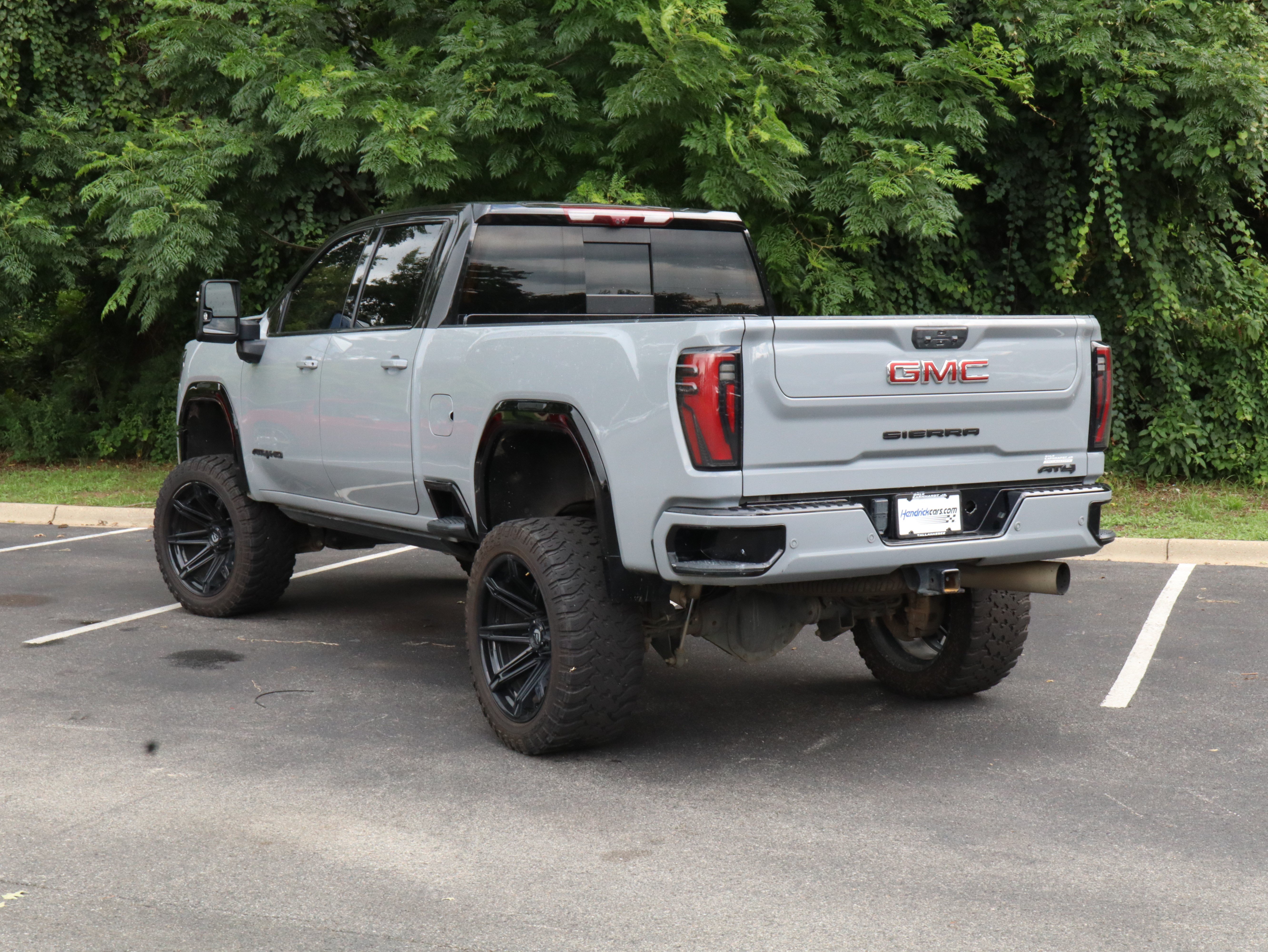 Used 2024 GMC Sierra 3500 AT4 w/ AT4 Premium Plus Package AWD/4WD image 7