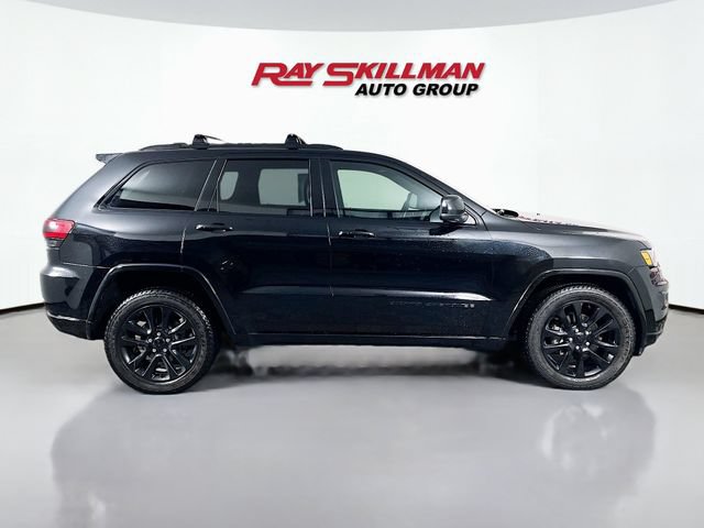 Used 2019 Jeep Grand Cherokee Altitude AWD/4WD image 8