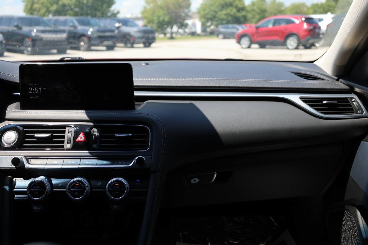 Used 2023 Genesis G70 2.0T image 24