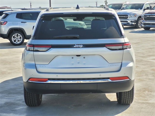New 2025 Jeep Grand Cherokee Laredo X w/ Luxury Tech Group I image 5