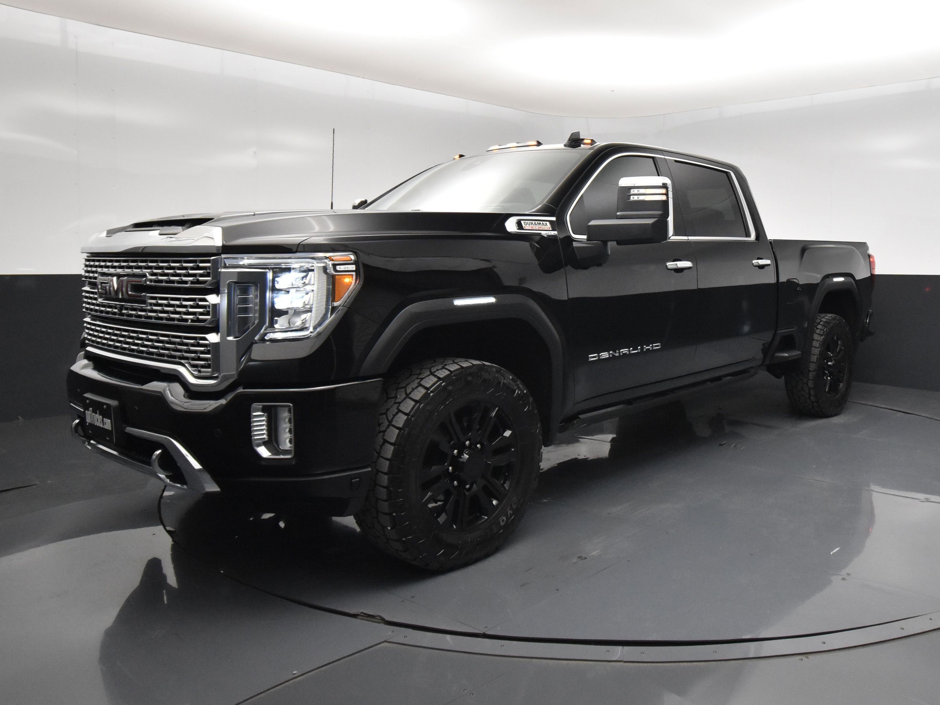 Used 2022 GMC Sierra 2500 Denali w/ Denali Ultimate Package AWD/4WD image 2