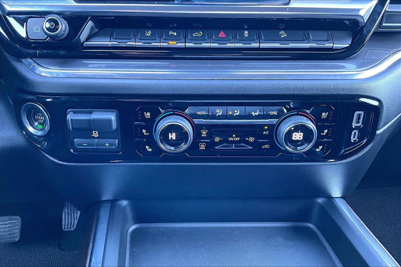 Used 2024 Chevrolet Silverado 2500 High Country w/ Technology Package image 38