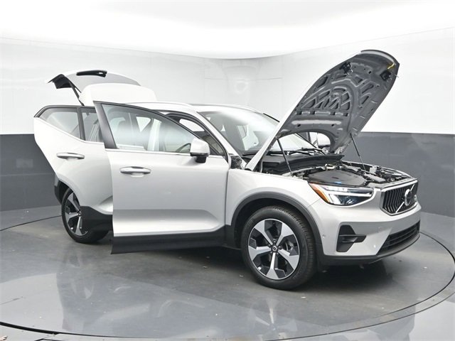 Used 2024 Volvo XC40 B5 Plus w/ Protection Package Premier image 52