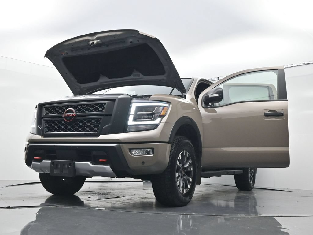 Used 2024 Nissan Titan PRO-4X w/ Pro-4x Convenience Package AWD/4WD image 34